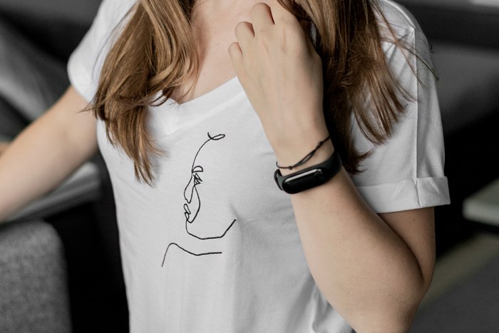 Tiny Tattoo – najpiękniejsze minimalistyczne koszulki w Polsce