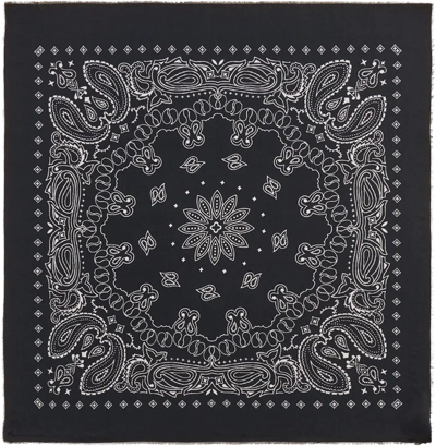 Czarna bandana w biały wzór paisley